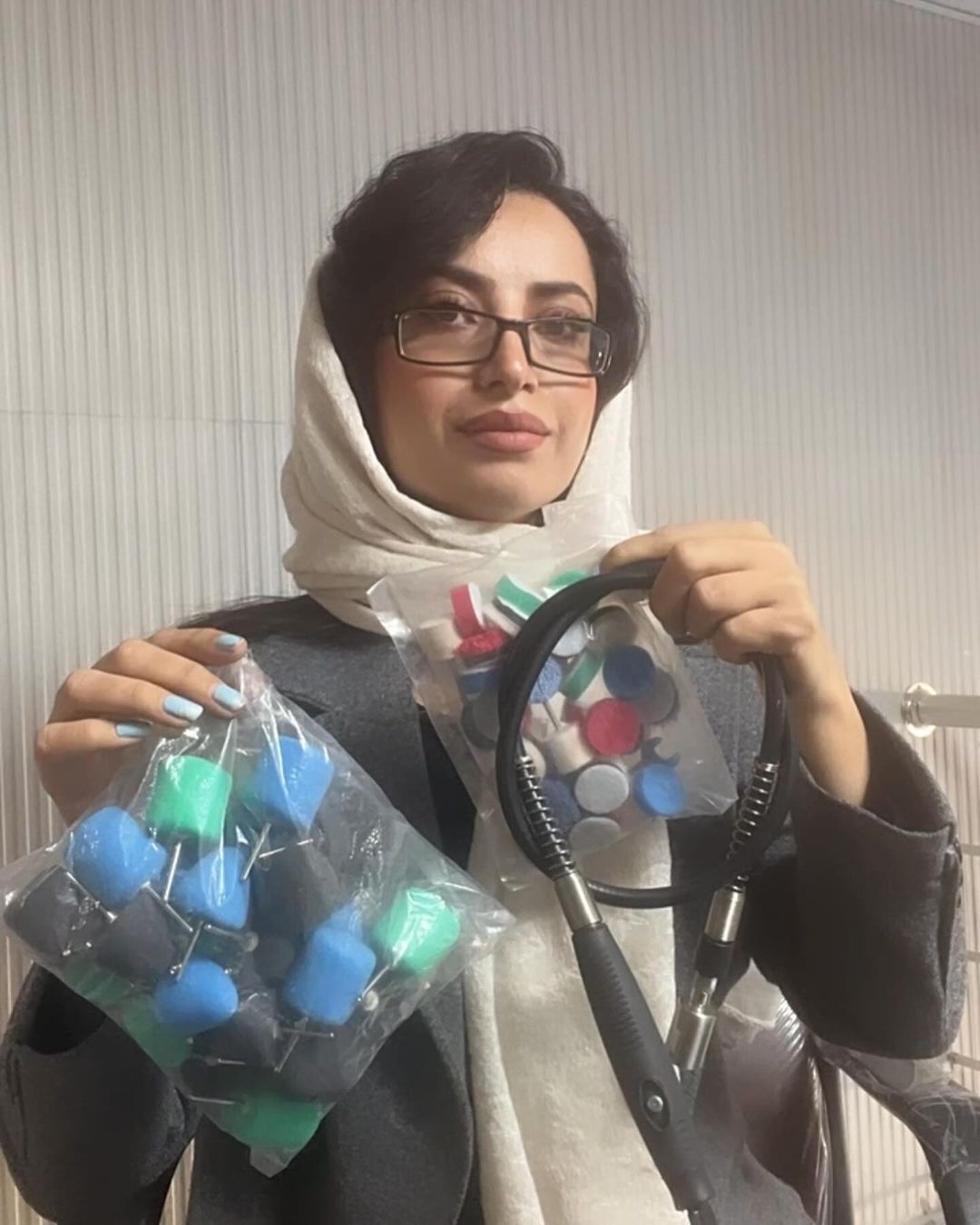 دیتیلینگ خودرو؛ این دختر جوانِ اهل قزوین همه را متعجب کرد دیتیلینگ خودرو؛ این دختر جوانِ اهل قزوین همه را متعجب کرد