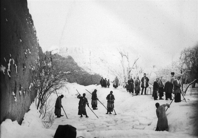 جولان علی پروین در زمین یخچالی! جولان علی پروین در زمین یخچالی!