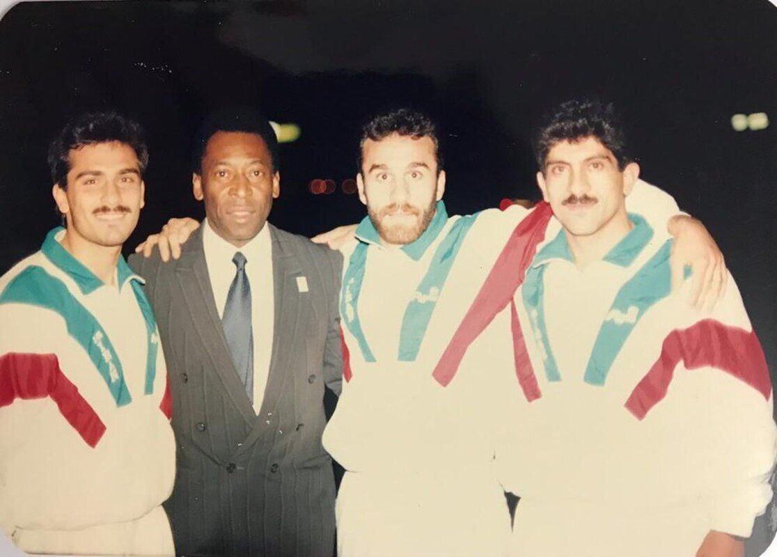 ماجرای تولد «پله» در تهران؛ یک اتفاق عجیب فوتبالی در ایران! ماجرای تولد «پله» در تهران؛ یک اتفاق عجیب فوتبالی در ایران!