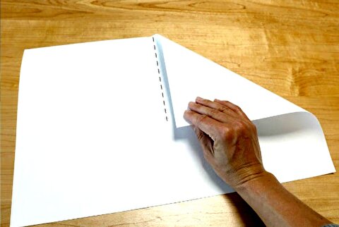 با زدن ۴۵ تا به کاغذ به ماه برسید!