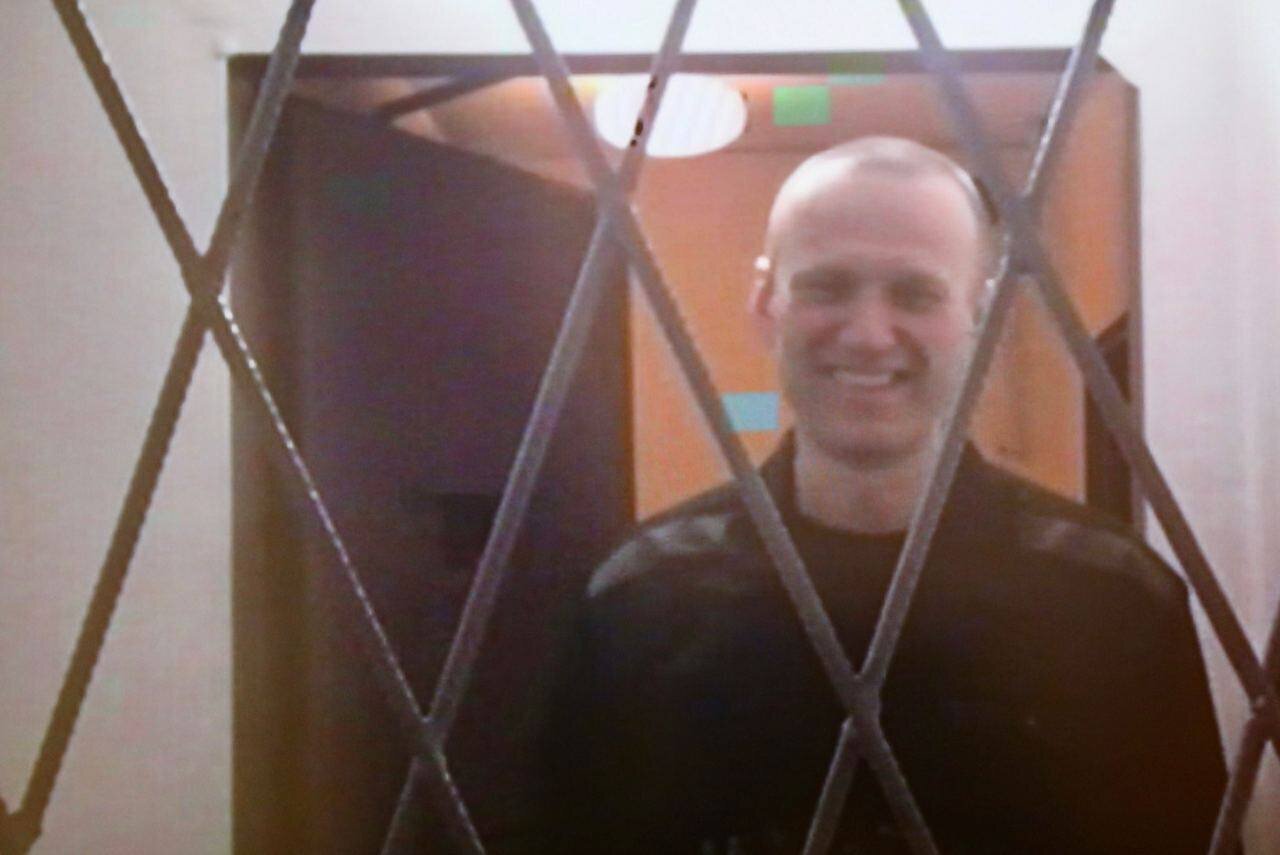 (عکس) دشمن پوتین آفتابی شد! (عکس) دشمن پوتین آفتابی شد!