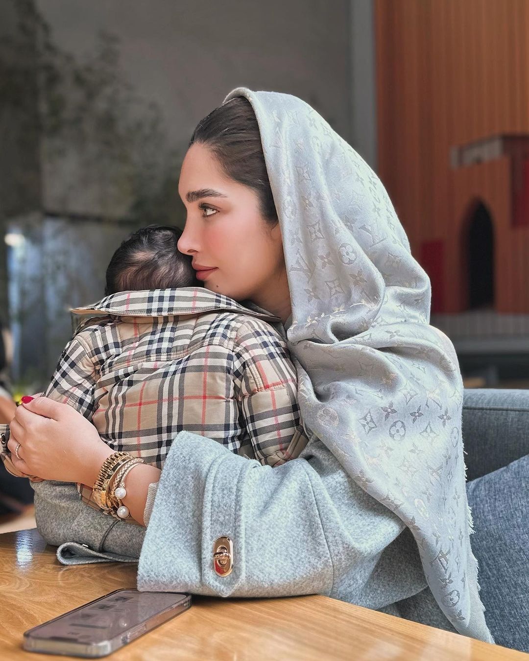 آناشید حسینی