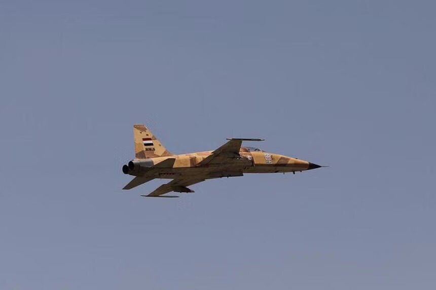 (عکس) جنگنده مشهور حوثی‌های یمن در آسمان