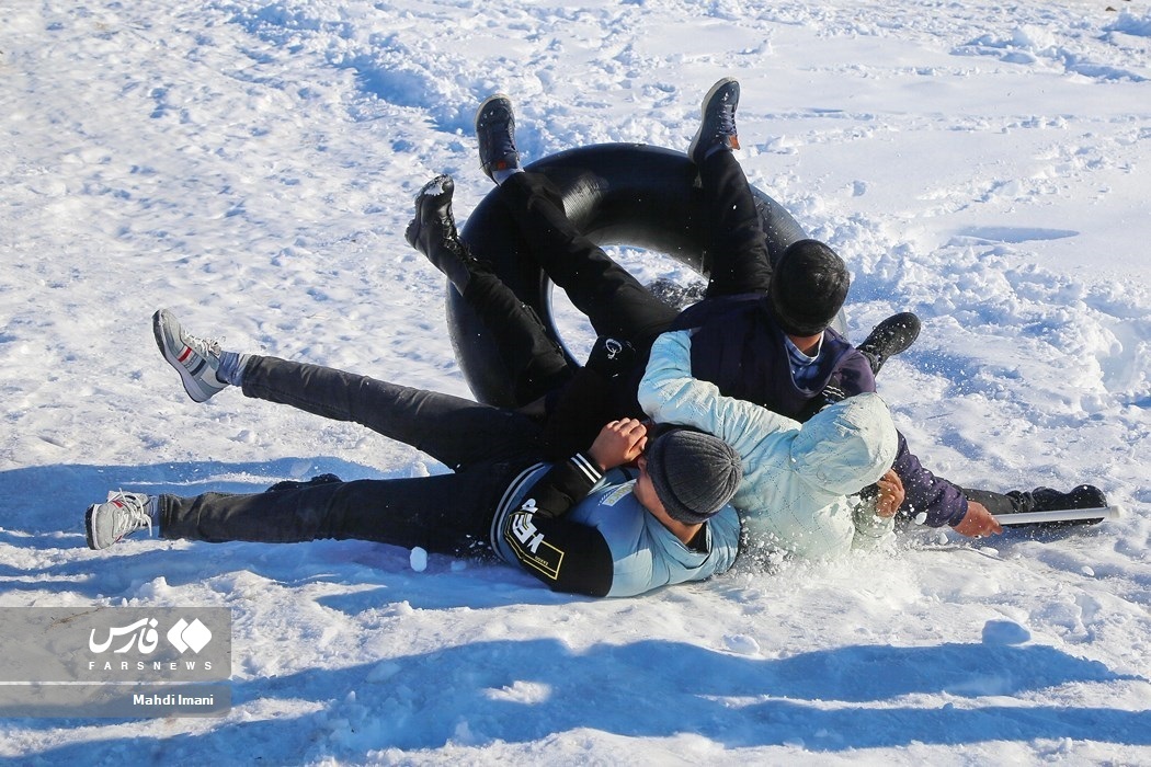 شور و نشاط برفی در «اَهَر»