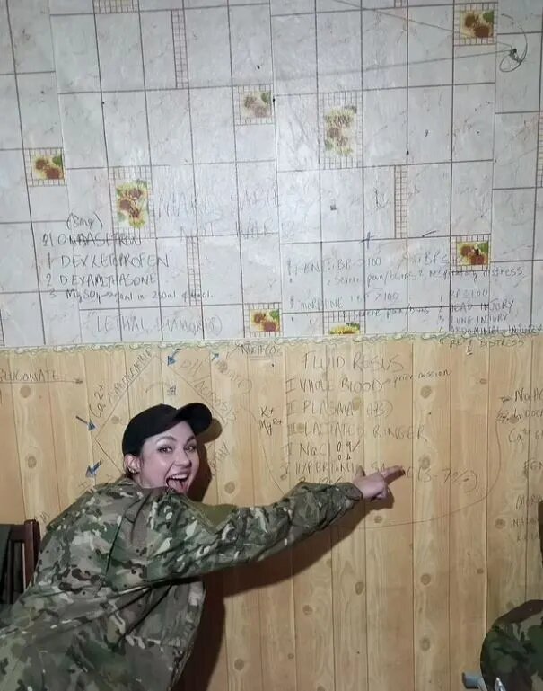 (تصاویر) مرگ مشکوک این زن انگلیسی در جبهه اوکراین جنجالی شد (تصاویر) مرگ مشکوک این زن انگلیسی در جبهه اوکراین جنجالی شد
