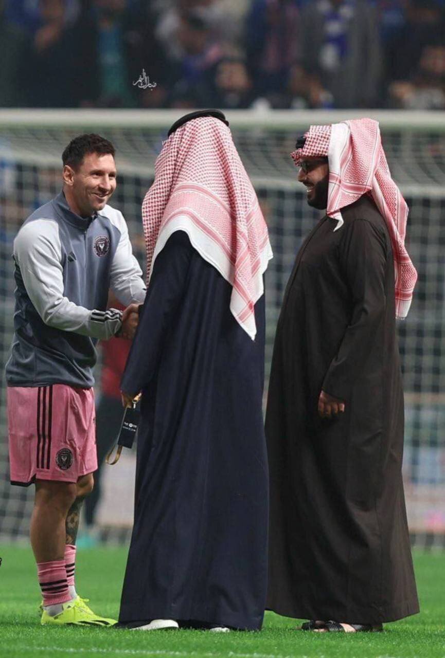 مسی و شیوخ عرب