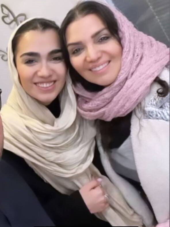الهام پاوه‌نژاد و پ دختر ۲۲ ساله‌اش