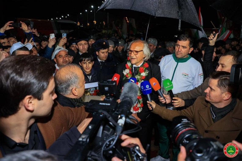(تصاویر) در تاجیکستان جشن قهرمانی گرفته شد!