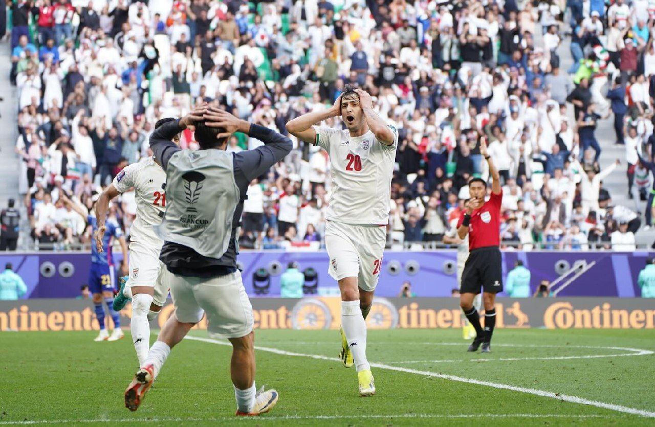 (تصاویر) لحظات ناب واکنش‌های سردار آزمون در بازی با ژاپن