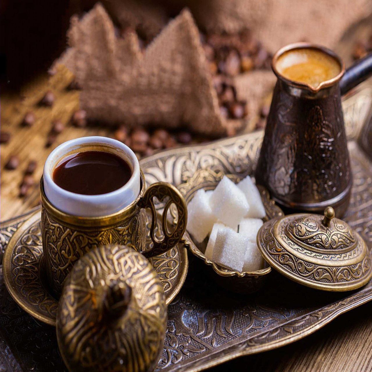 راز گذاشتن آب کنار استکان قهوه ترک