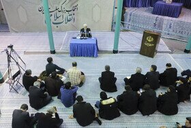 (عکس) سخنرانی عجیب سعید جلیلی تنها با حضور چند نفر سعید جلیلی تنها با حضور چند نفر
