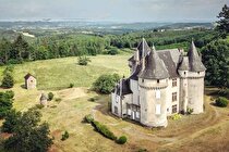 (تصاویر) این قلعه چند هکتاری و ۶۰۰ ساله در فرانسه تنها ۳۹ میلیارد تومان؛ هم‌قیمت یک آپارتمان در تهران!