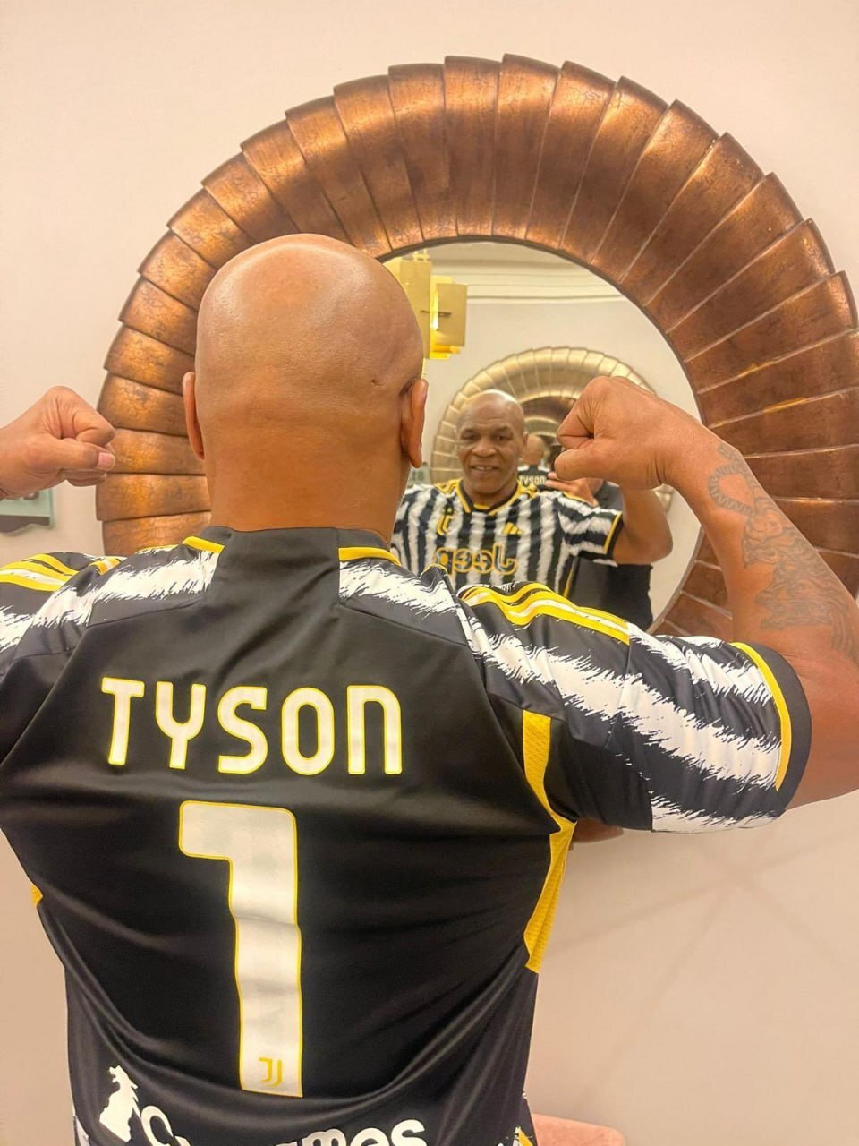 مایک تایسون در لباس یوونتوس
