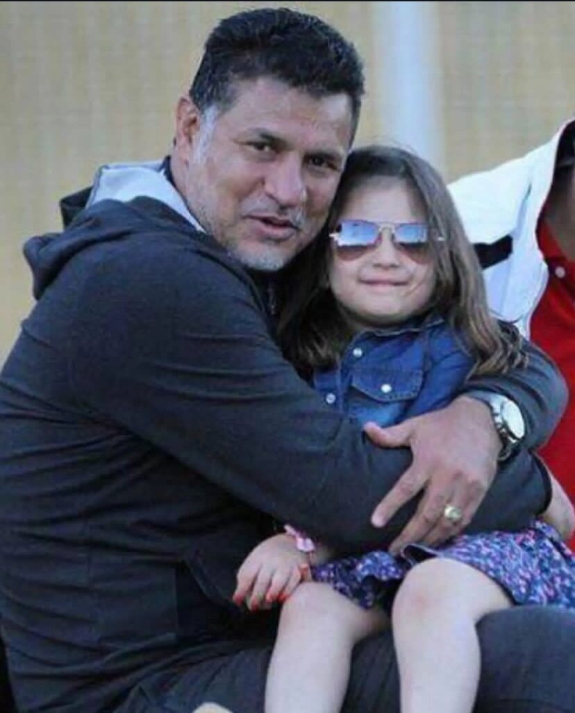 تصویر قدیمی علی دایی و دخترش نورا در زمان کودکی