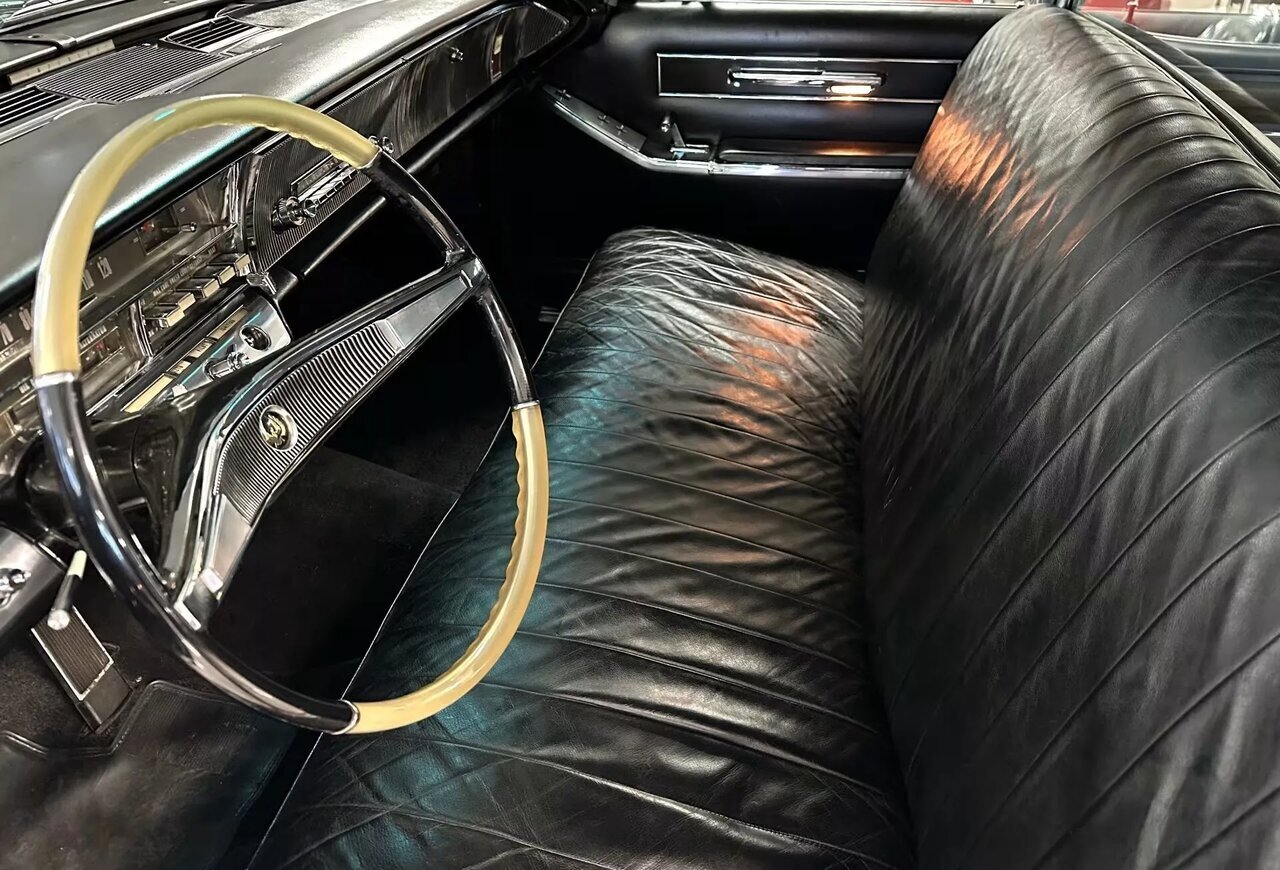 (عکس) لیموزین رییس جمهور آمریکا با این قیمت باورنکردنی حراج شد