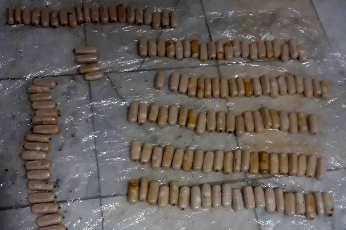 ببینید: کشف ۱۸۶ بسته هروئین از معده ۴ نفر در ایران! ببینید: کشف ۱۸۶ بسته هروئین از معده ۴ نفر در ایران!