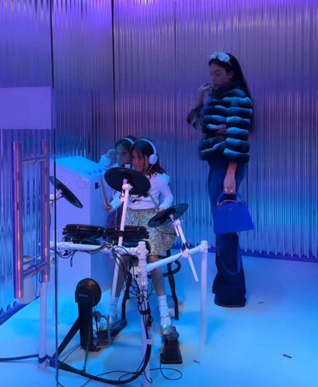 (عکس) استایل شیک و جذاب جورجینا غوغا کرد