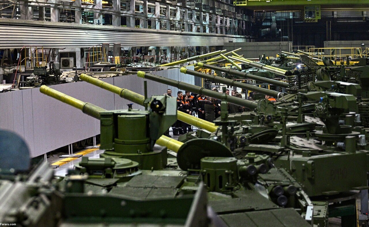 (تصاویر) اینجا کارخانه تانک سازی پوتین است (تصاویر) اینجا کارخانه تانک سازی پوتین است
