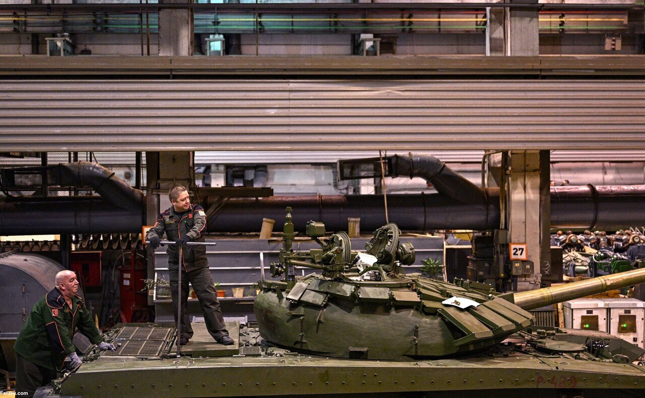 (تصاویر) اینجا کارخانه تانک سازی پوتین است (تصاویر) اینجا کارخانه تانک سازی پوتین است