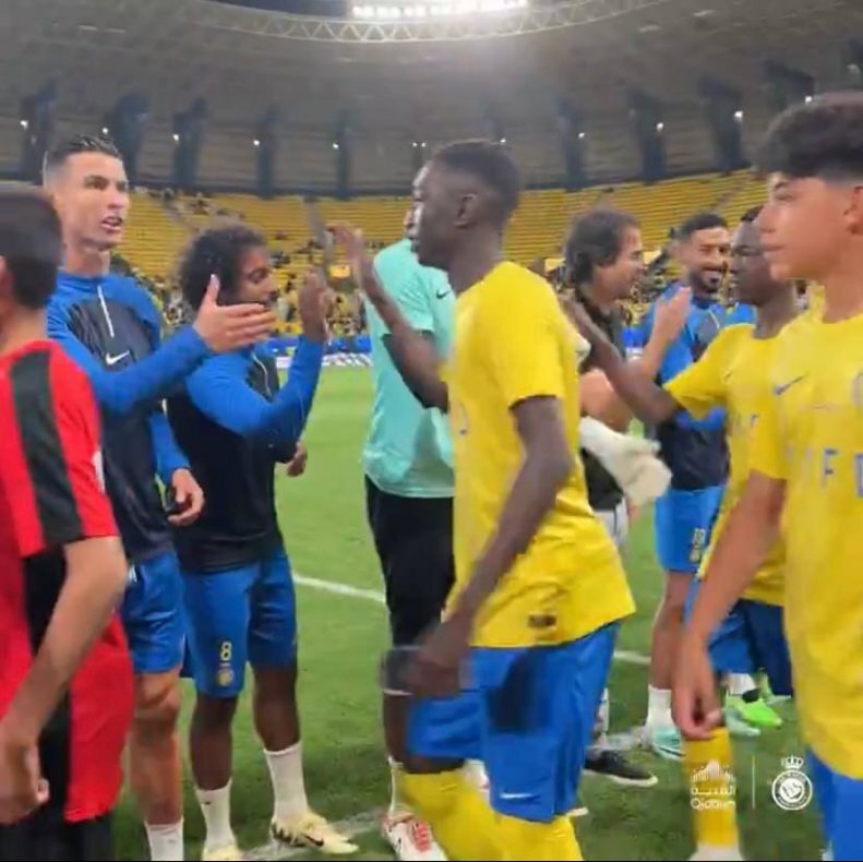 (عکس) حرکت عجیب رونالدو جونیور با پدرش!