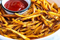 ۶ نکته برای ترد نگه‌داشتن سیب‌زمینی بعد از سرخ‌کردن