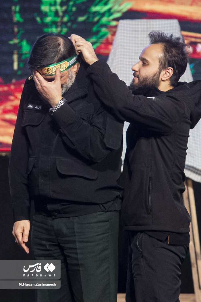 (تصاویر) پسر حاج قاسم برای سردار رادان سربند بست!