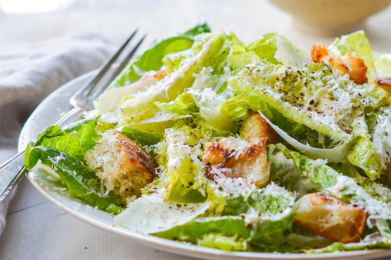 سس مایونز بر روی سالاد