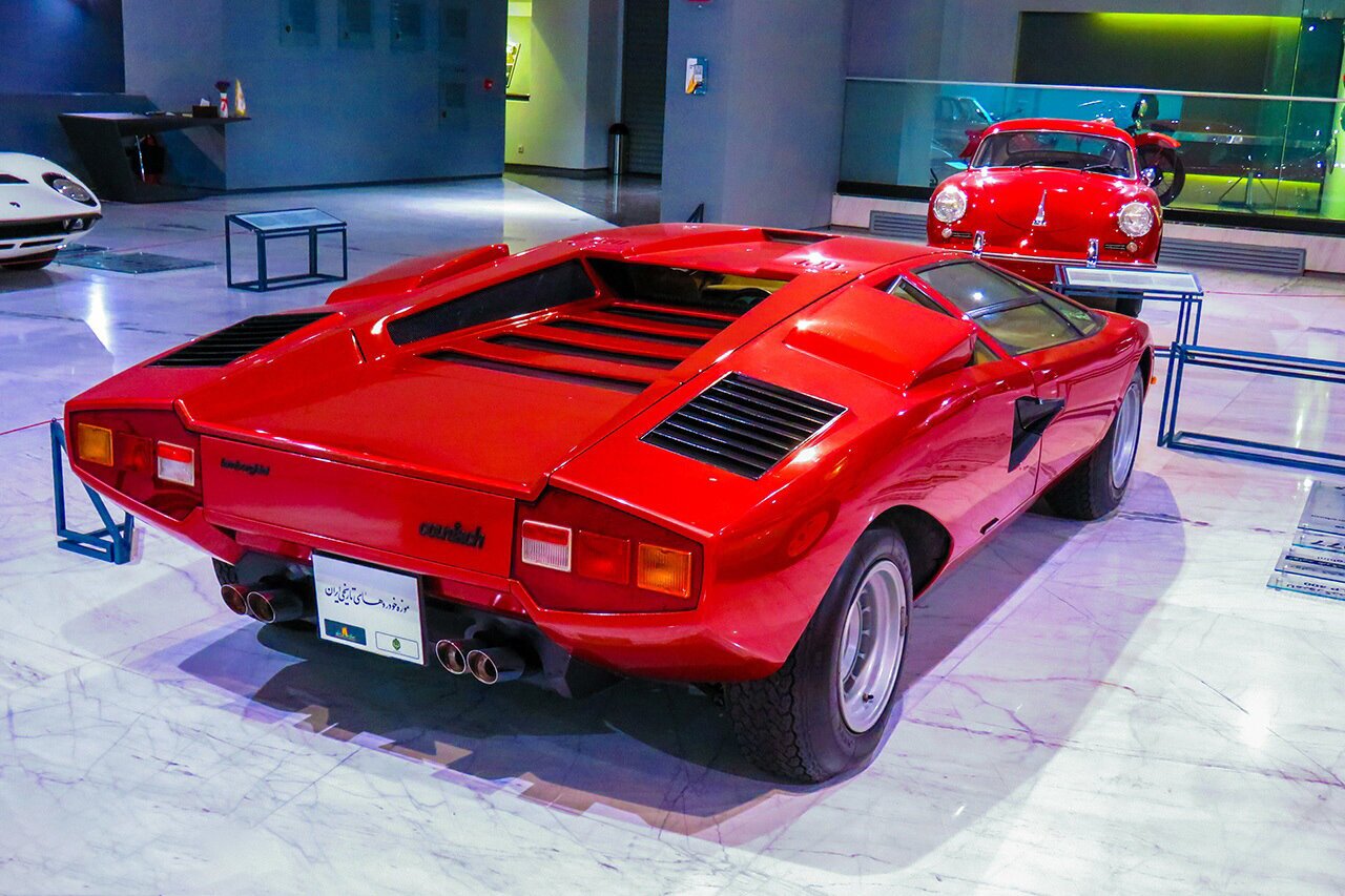 خودرویی با ۶ کیلو روکش طلا در تهران