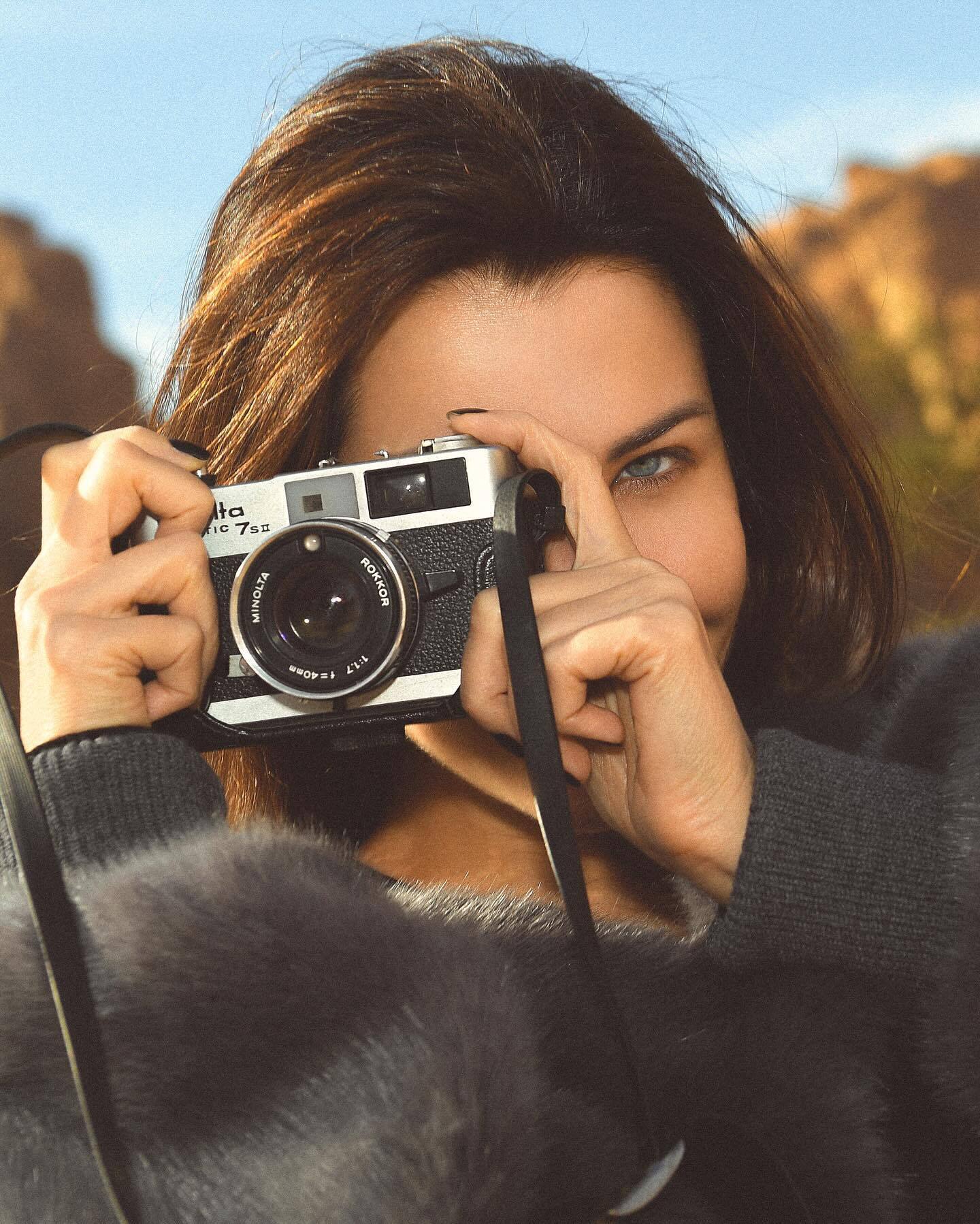 عکس‌های متفاوت نانسی عجرم در قلب عربستان