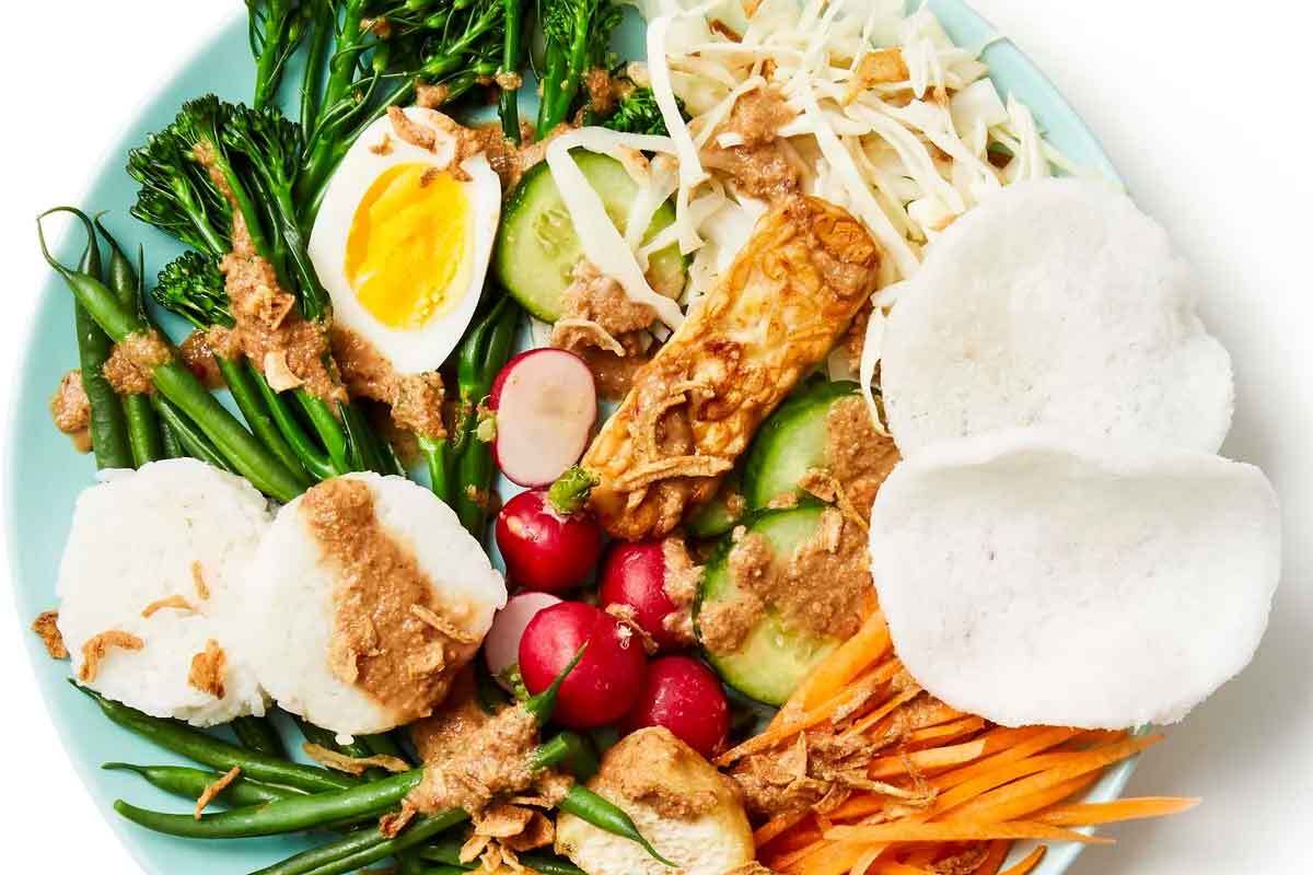 طرز تهیه سالاد اندونزی برای مهمانی به شیوه خود اندونزیایی‌ها و به سبک ایرانی //