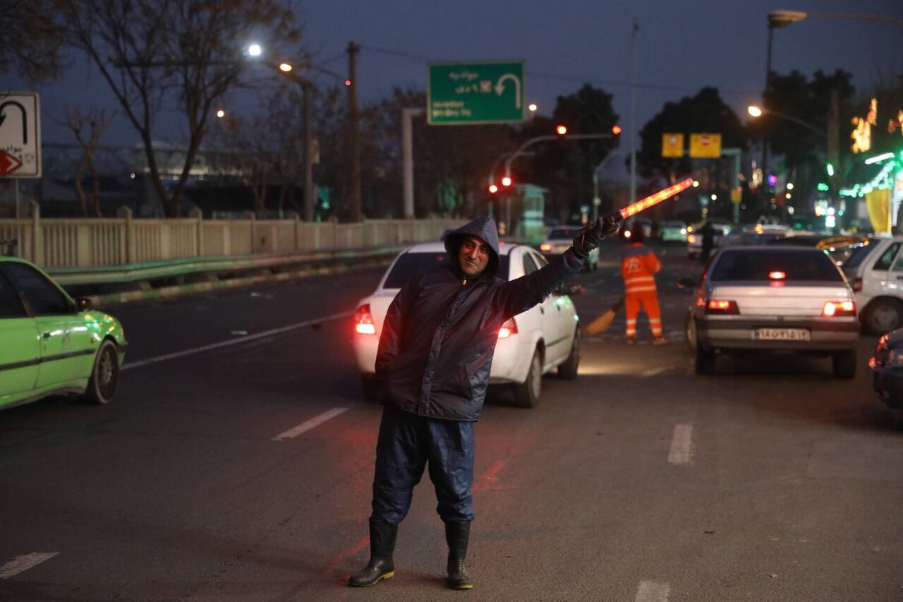 این میدان مکان جگر خورهاست این میدان مکان جگر خورهاست