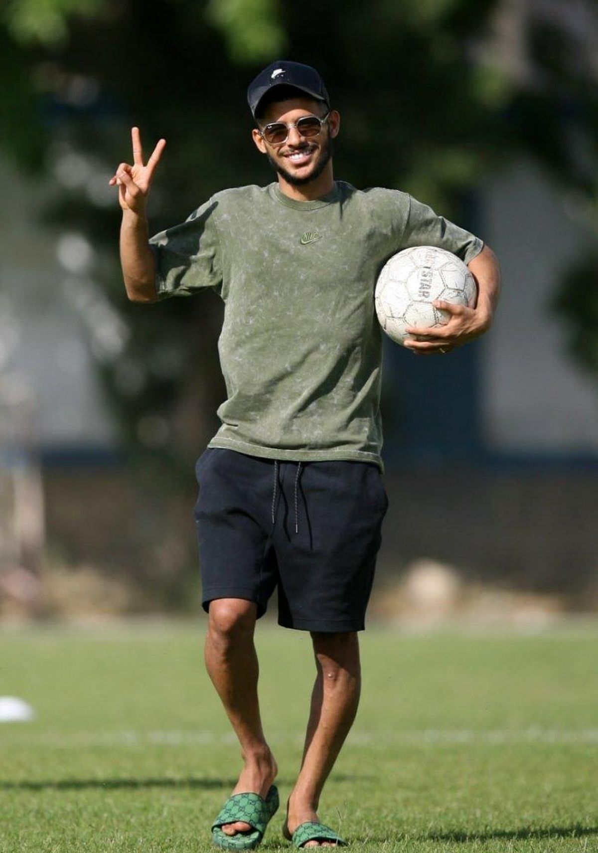 (عکس) خوشگذرانی مهدی قایدی در روز اخراج مجیدی! (عکس) خوشگذرانی مهدی قایدی در روز اخراج مجیدی!