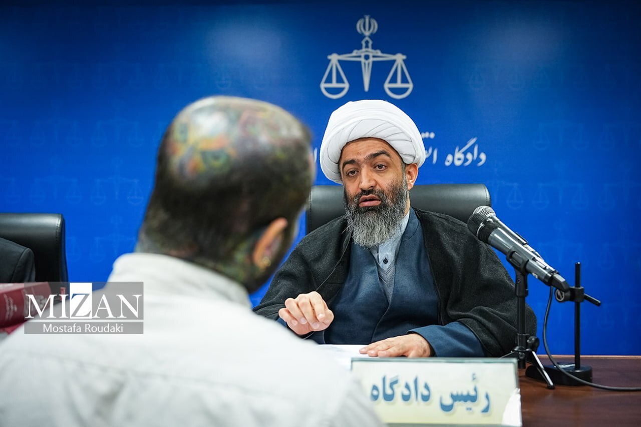 (عکس) نخستین جلسه دادگاه امیرحسین مقصودلو ملقب به «تتلو» برگزار شد