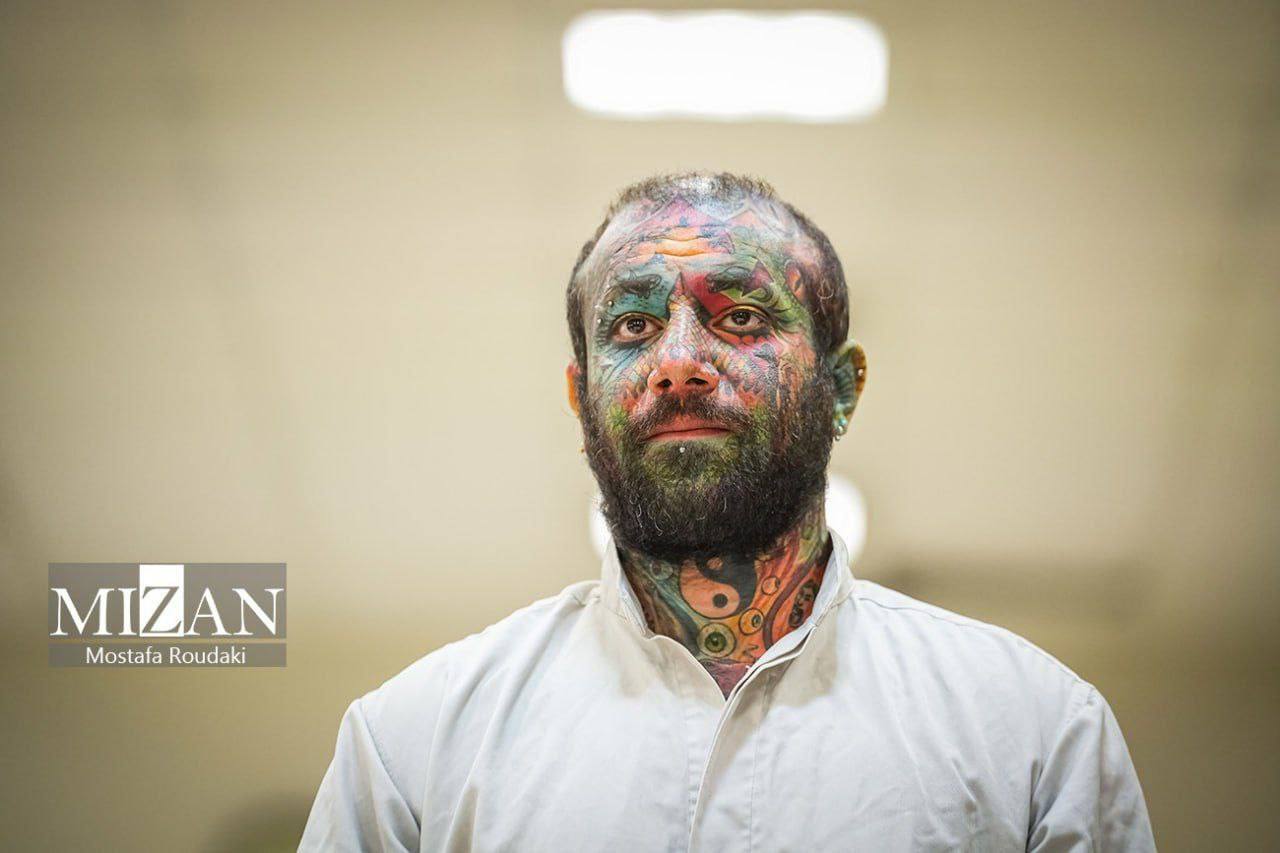 (عکس) نخستین جلسه دادگاه امیرحسین مقصودلو ملقب به «تتلو» برگزار شد