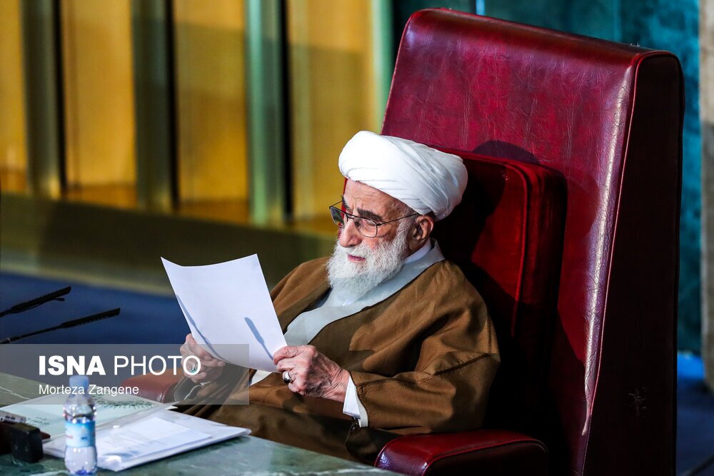 (عکس) جدیدترین تصاویر از آیت الله جنتی در مجلس خبرگان