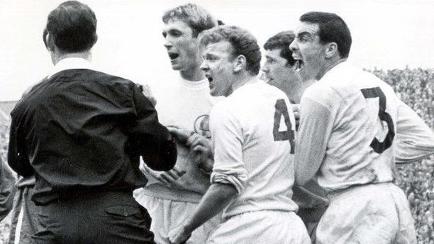 فینال جام حذفی ۱۹۷۰؛ خشن‌ترین بازی تاریخ فوتبال انگلیس چگونه رقم خورد؟