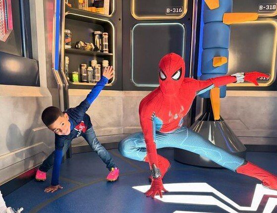 (تصاویر) جورجینا و فرزندانش در سرزمین عجایب