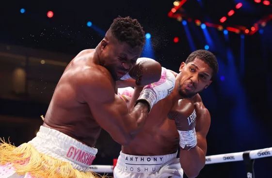 آنتونی جاشوا در راند دوم فرانسیس انگانو را ناک اوت کرد