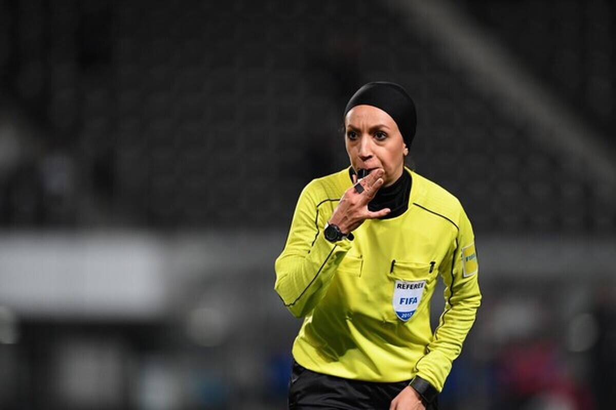 (تصاویر) مهناز ذکایی دومین داور زن دربی تهران کیست؟