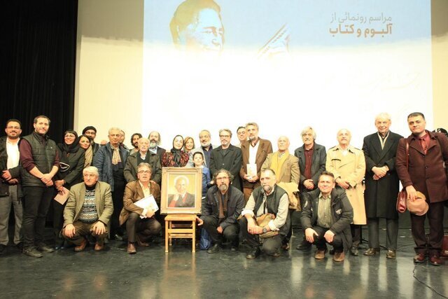 (عکس) حضور ناگهانی حسین علیزاده و «ایرج» در یک مراسم موسیقایی (عکس) حضور ناگهانی حسین علیزاده و «ایرج» در یک مراسم موسیقایی