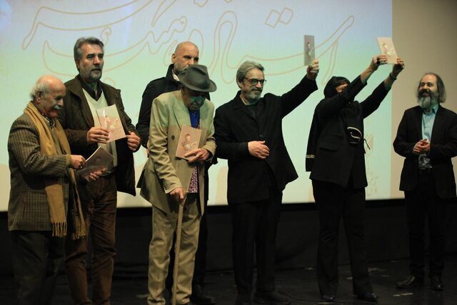 (عکس) حضور ناگهانی حسین علیزاده و «ایرج» در یک مراسم موسیقایی (عکس) حضور ناگهانی حسین علیزاده و «ایرج» در یک مراسم موسیقایی