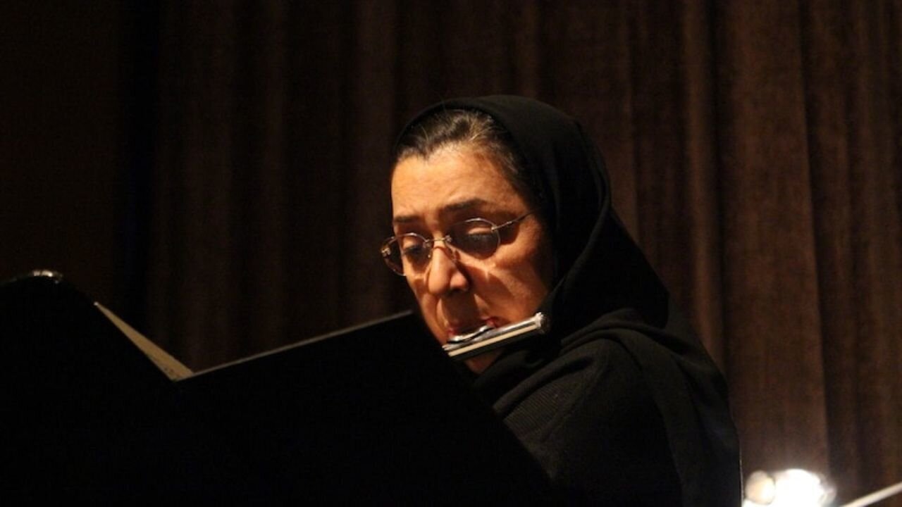 رییس دانشگاه تهران: استاد اخراجی نداریم/ آذین موحد: آقای مقیمی با لغت‌ها بازی می‌کند، حکم انفصال از خدمت دارم