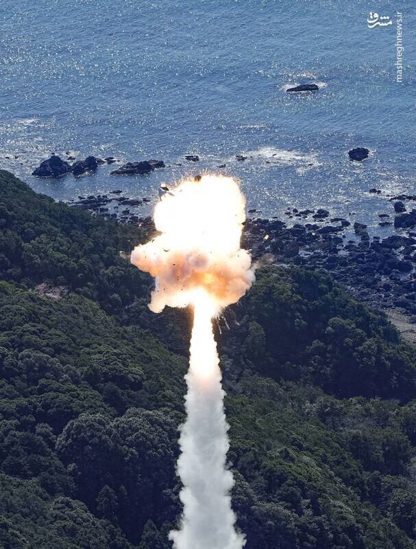 (عکس) انفجار موشک اسپیس وان پس از پرتاب از پایگاه ژاپن