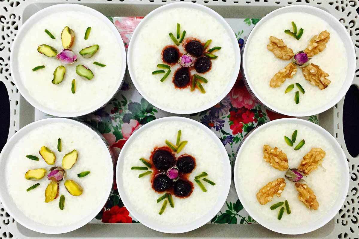 طرز تهیه فرنی تبریزی برای افطار؛ دسر لطیف و خوش‌عطر تبریزی‌ها را یاد بگیرید