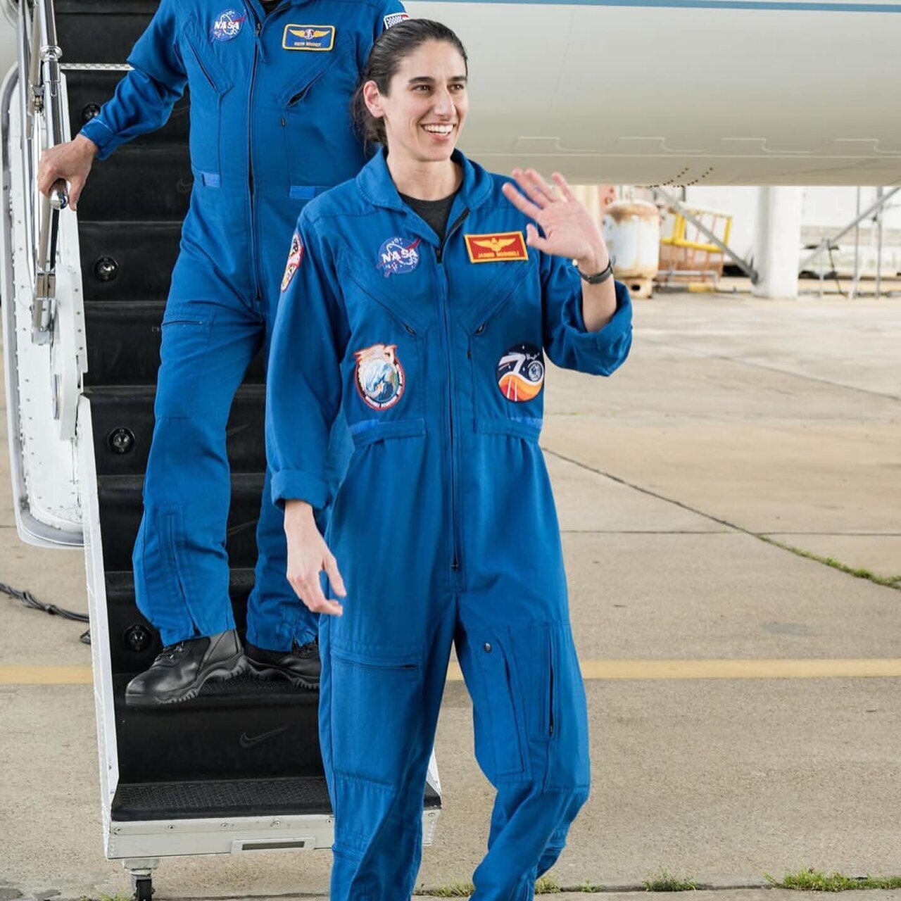 اولین عکس از یاسمین مقبلی پس از بازگشت به زمین اولین عکس از یاسمین مقبلی پس از بازگشت به زمین