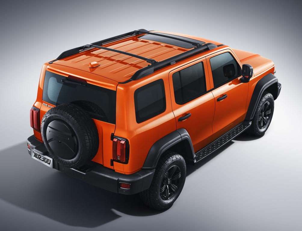 تانک ۳۰۰ در ایران؛ مشخصات و قیمت شاسی بلند آفرود وارداتی تانک ۳۰۰ در ایران؛ مشخصات و قیمت شاسی بلند آفرود وارداتی