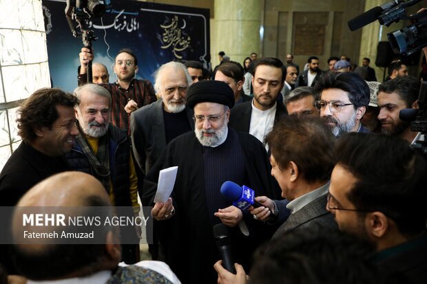 (عکس) چهره‌های هنری که برای دیدار با رئیس جمهور آمدند