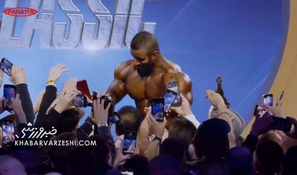 سلفی هادی چوپان با طرفدارانش