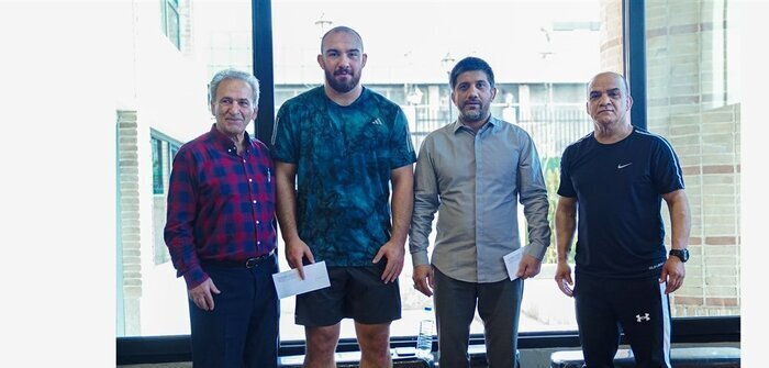 پاداش اتحادیه جهانی برای پادشاه کشتی به فرانک سوئیس