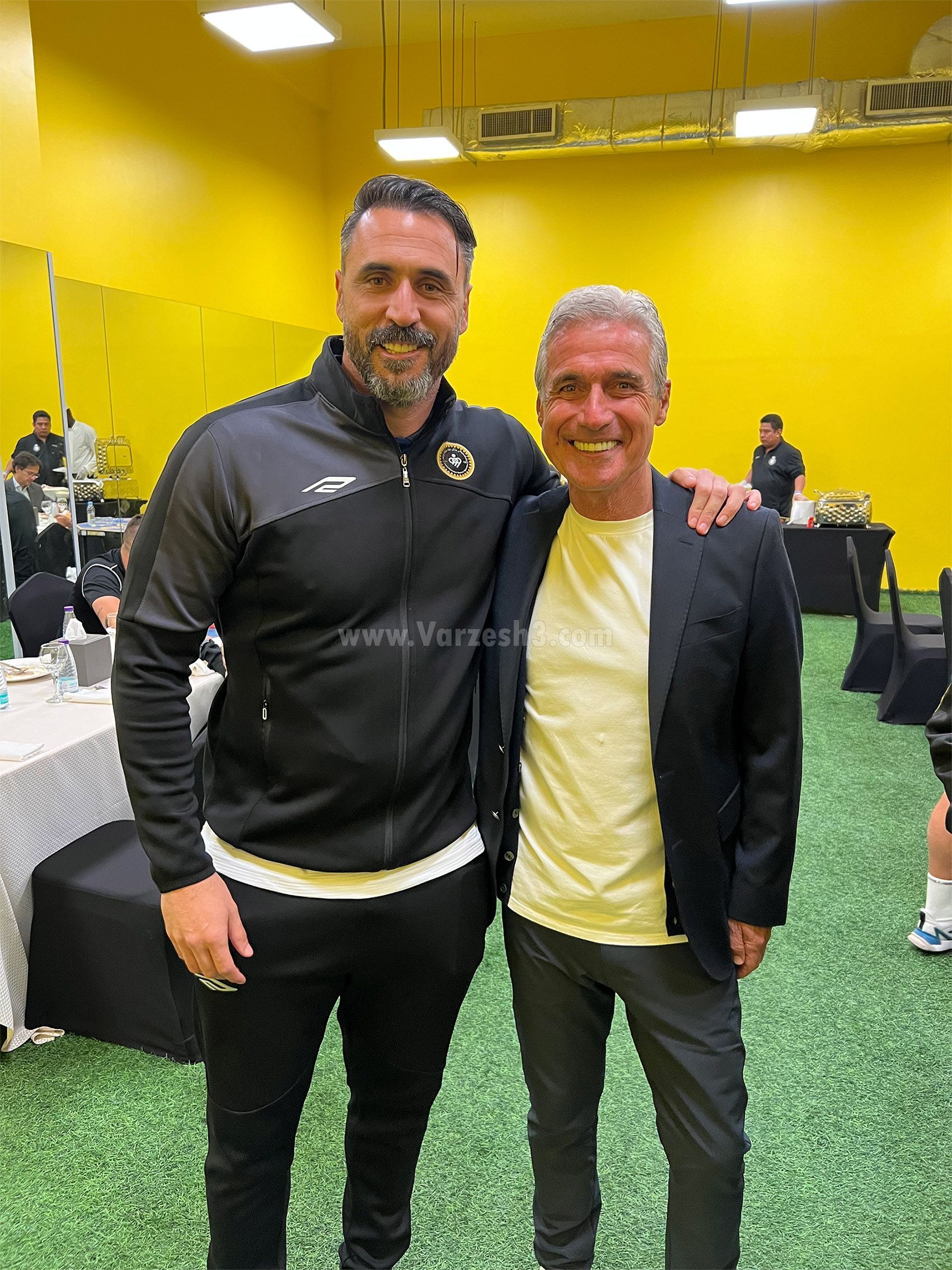 (تصاویر) رونالدو به کادر تیم سپاهان: قرمه‌سبزی برایم می‌آوردید!